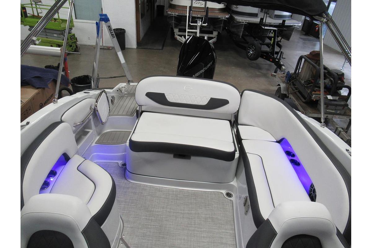 2024 Crownline 250 XSS