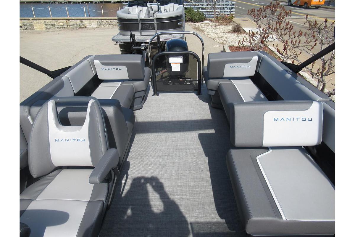 2024 Manitou Cruise 22 Switchback