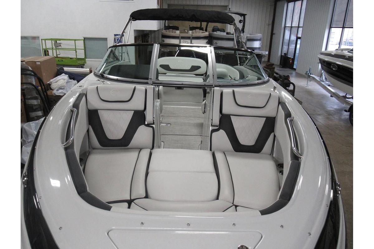2024 Crownline 250 XSS
