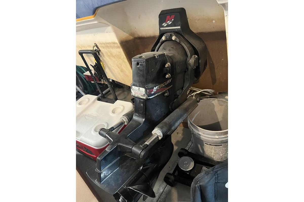 Used 2004 Bayliner International 185