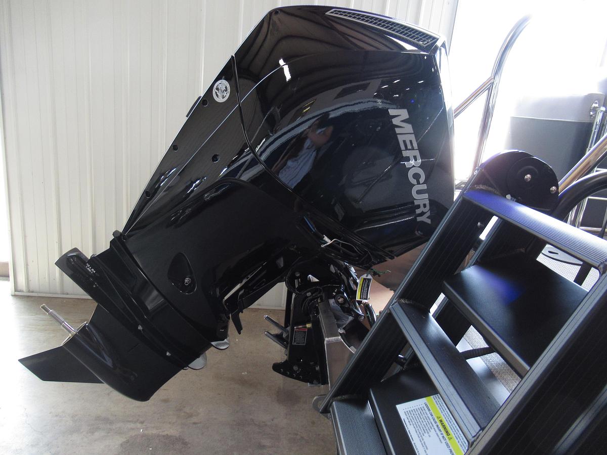 2027 Manitou Manitou 25 Encore VPII