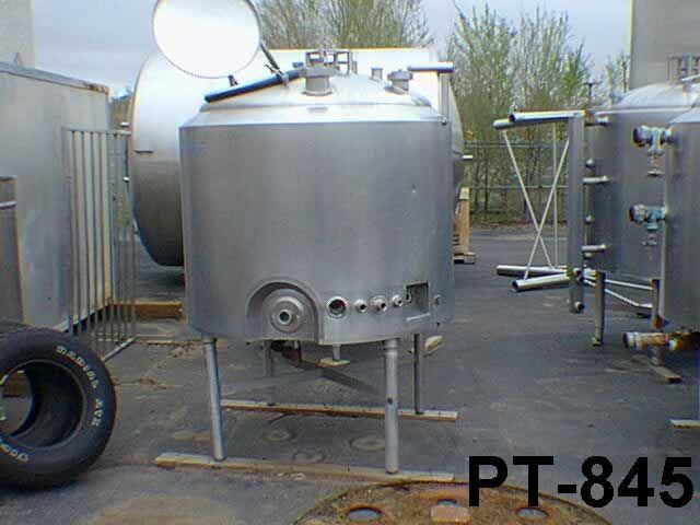 Used 200 GALLON MIX TANK.  CP SERIAL C-8398