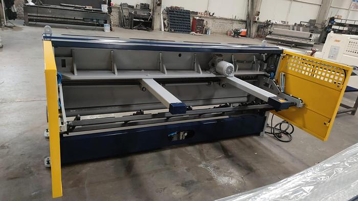 UZMA MG R Mechanical Guillotines with Return to sender option 2mm - 4mm