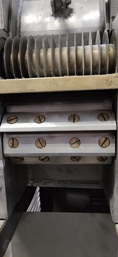 Usado Una cortadora y cortadora de verduras de raíz