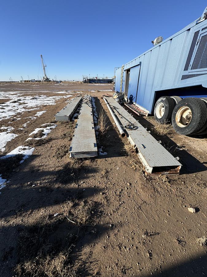 Used Diamond Plate Wire and Hose Suitcase