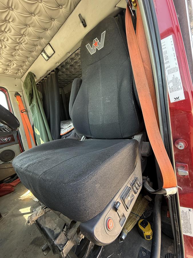 Used 2020 Western Star 4900SB Winch Truck w/Conventional Sleeper