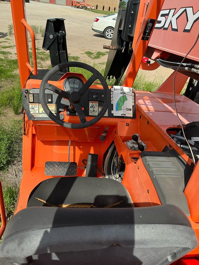 Used JLG Sky Trak 10042Telehandler