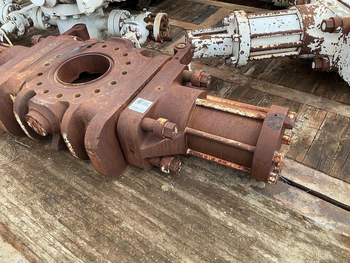 Used Shaffer 5x11 Single Ram BOP 