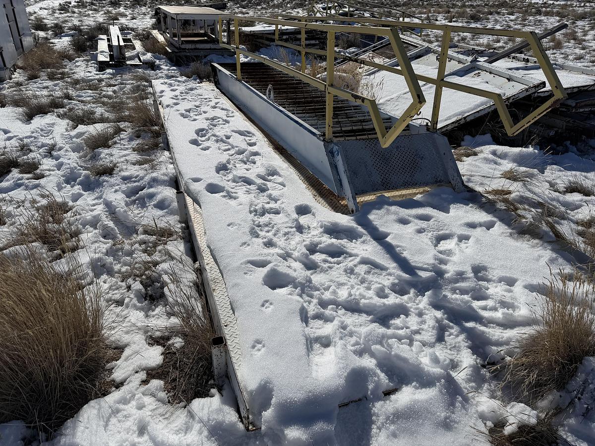 Used Skid, Stairs, Table, Rig #323 