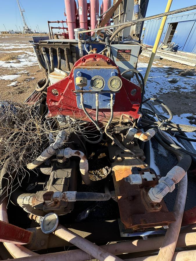 Used 4 STATION ACCUMULATOR CLOSING UNIT