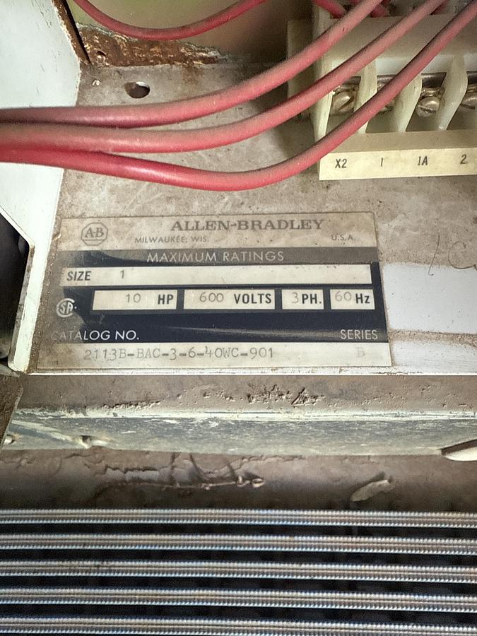 Used ALLEN BRADLEY 600 volts 60 HZ buckets