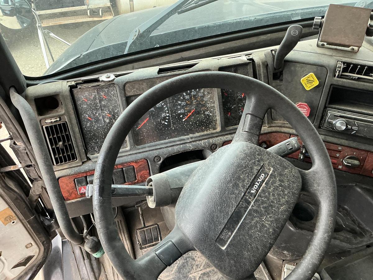 Used 2021 Volvo VNL Big Bunk Semi