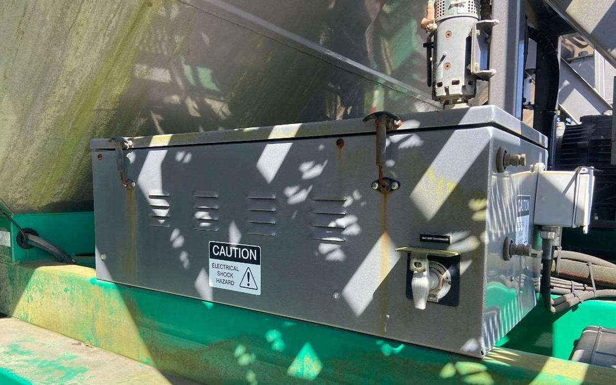 Used 2013 CHARLTON & HILL ESH-1701 T/A SAND HOGG TRAILER