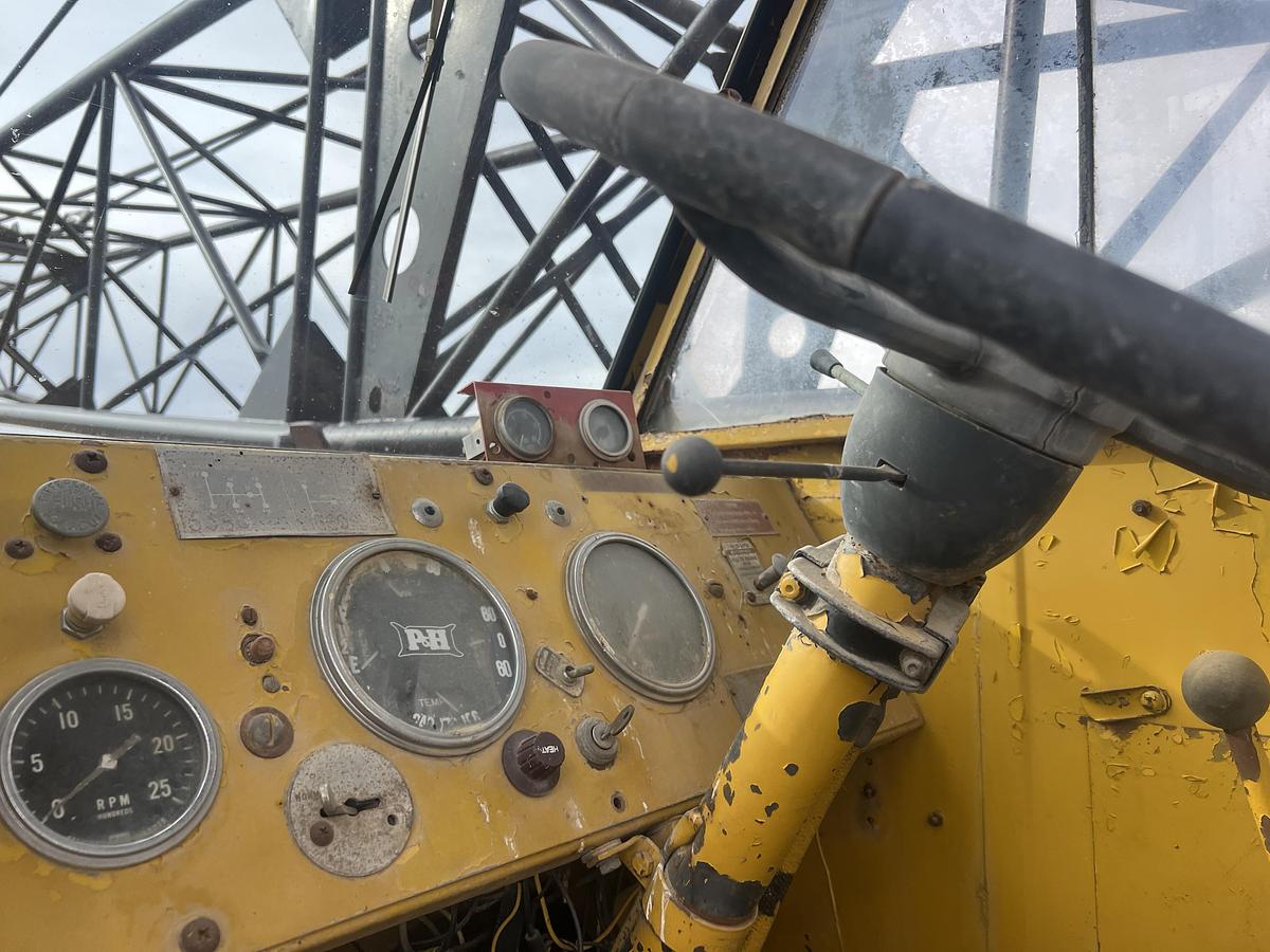 Used 1965 P H 660 TC-- 60 ton crane truck