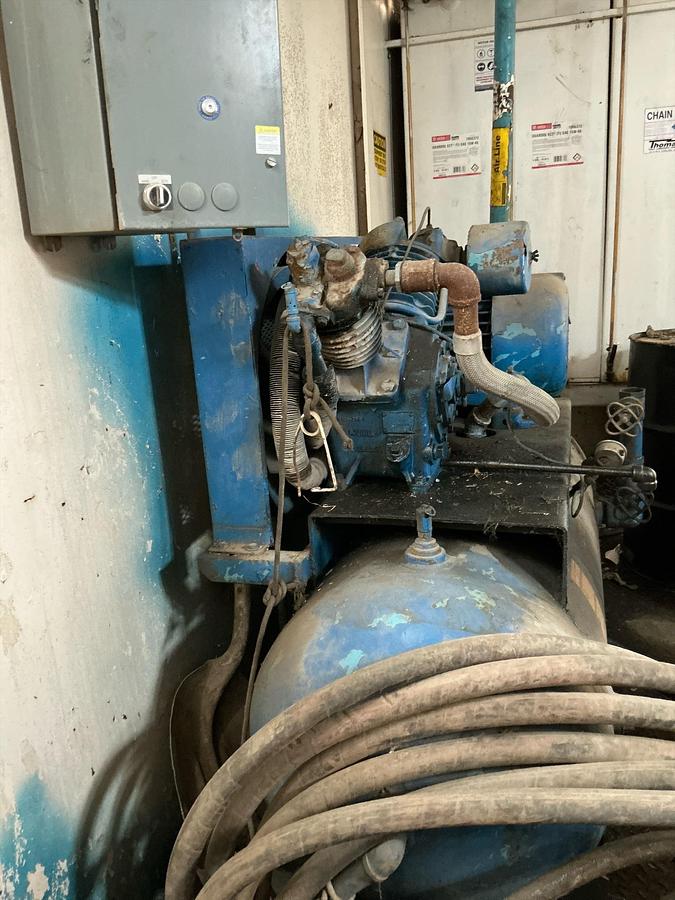 Used Cat Generator, Skid, (With Air Compressors)