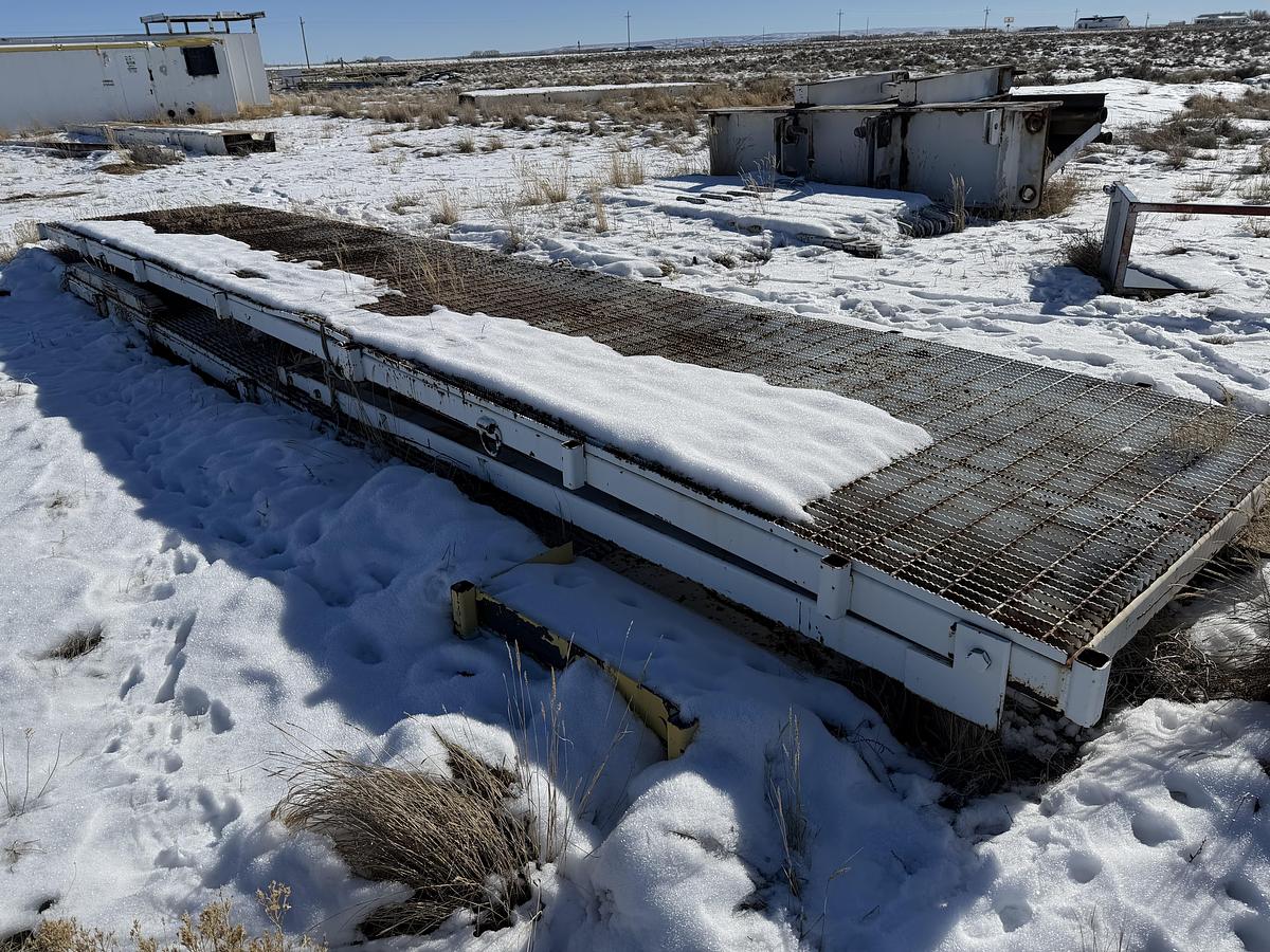 Used (2) Walkways and Small Table Rig #323 