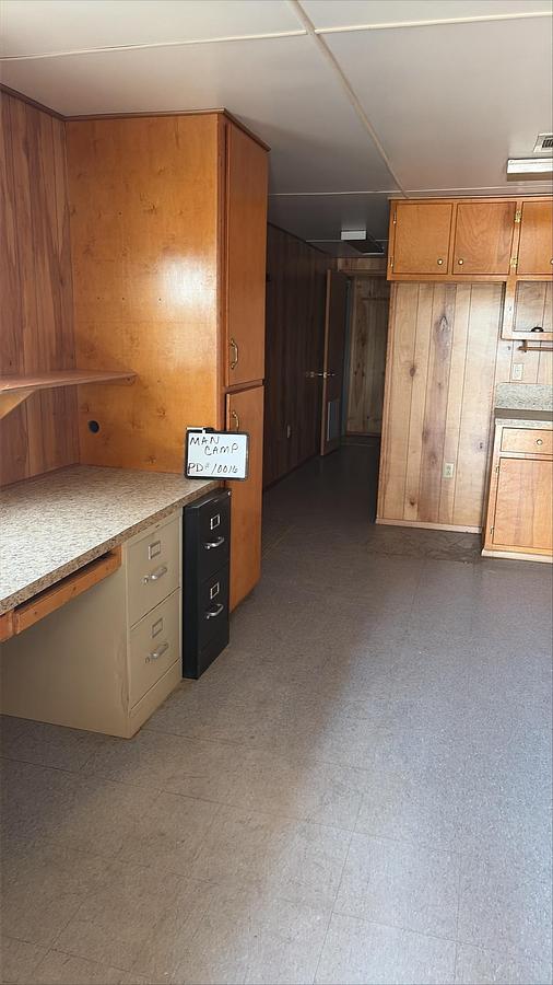Used Crew House, Man Camp