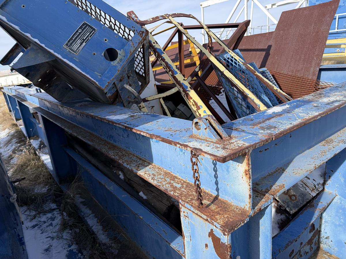 Used Junk Box with Pipe Plate and Center Steel Rig #235