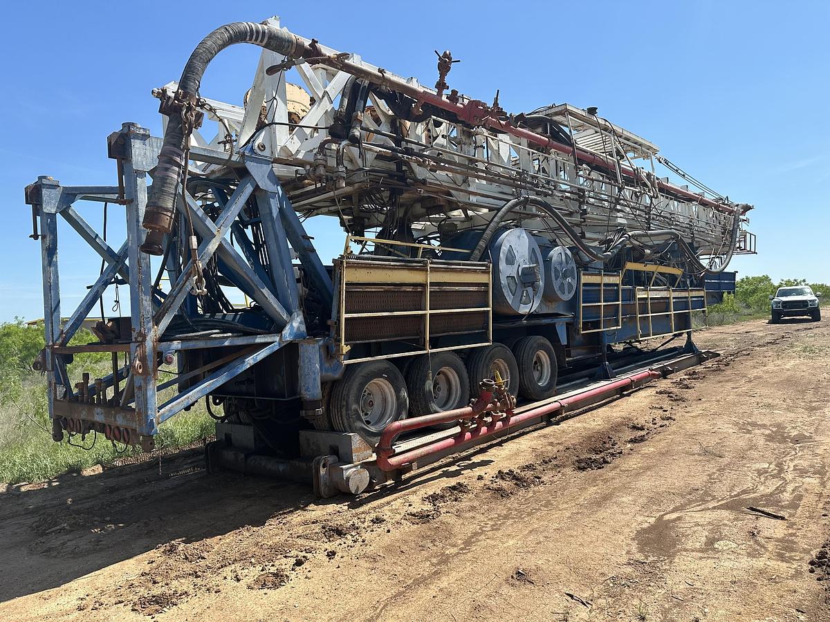 Used CROWN 1000 HP DRILL RIG