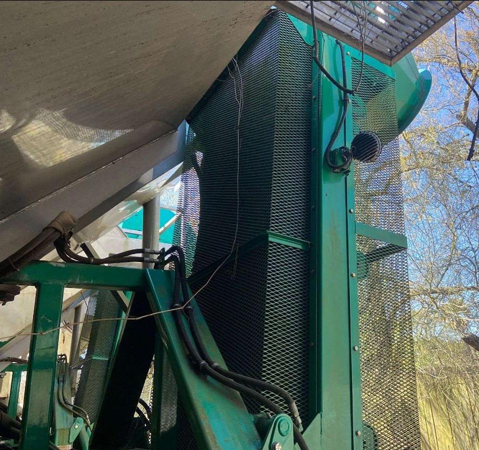 Used 2013 CHARLTON & HILL ESH-1701 T/A SAND HOGG TRAILER