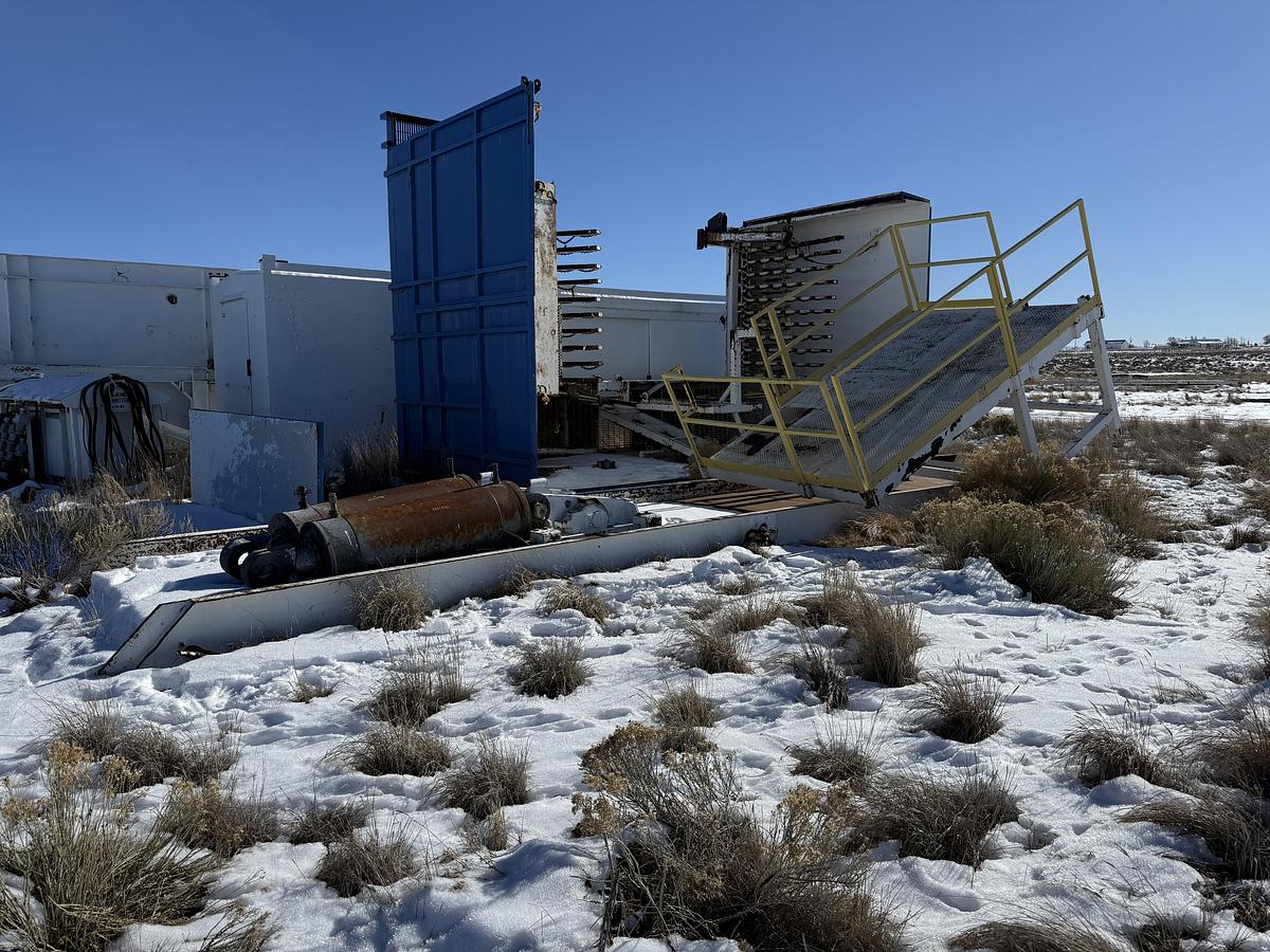 Used V Door and Platform 