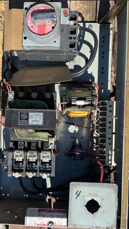 Used GE Control Panel 60 HZ, 460 Volt, Size 2, Type: FVNR (QTY4) & GE Control Panel 60 HZ, 460 Volt, Size 3, Type: FVNR