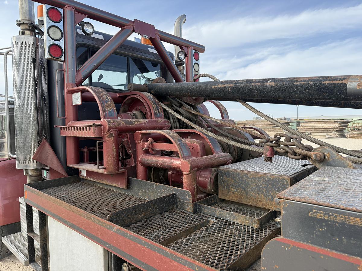Used 2006 Peterbilt 367 Gin Pole/Bed Truck