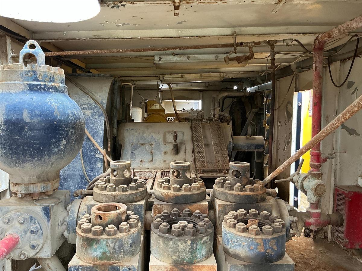 Used Welded Steel Enclosed Mud Pump Shed Skid 