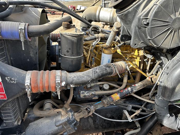 Used 1999 Peterbilt 330 Box/ Lube Truck