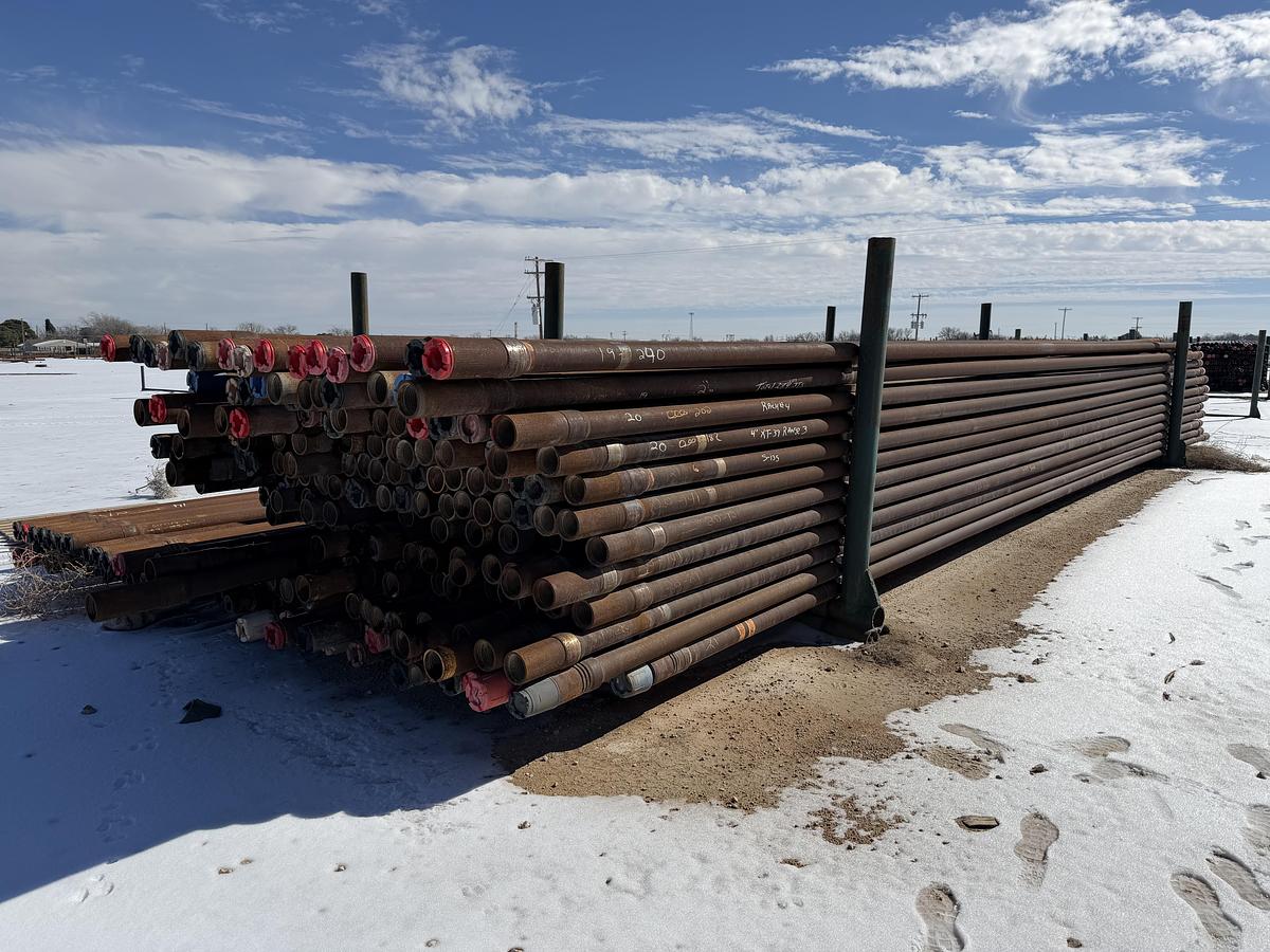 Used 4 inch S135 Range 3 Drill Pipe 14# BN XT39 Conn