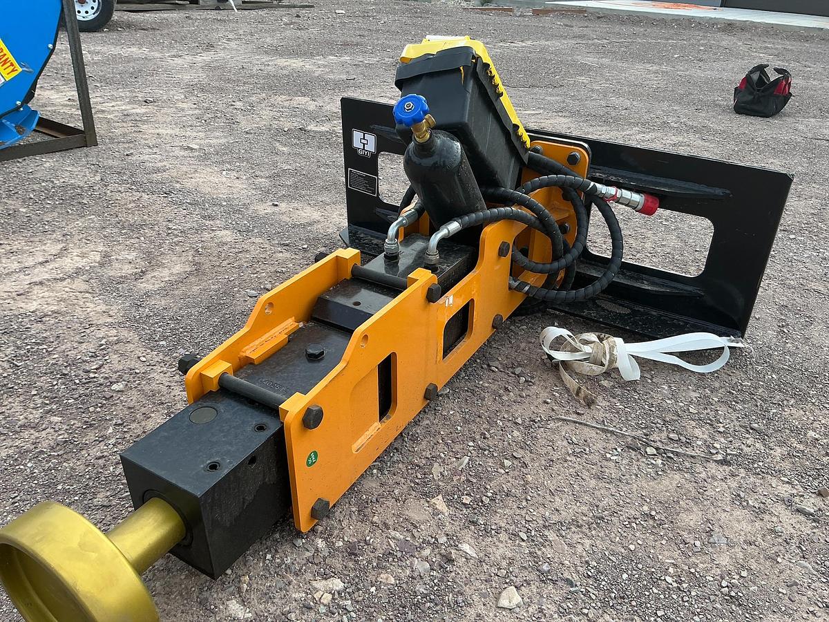 Used 2026 GIYI GY-D680 Skid Steer Post Driver (Unused)