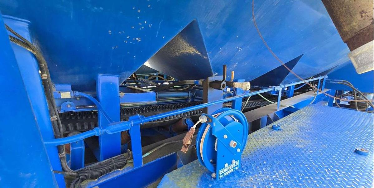 Used 2012 APPCO FS-40 T/A SAND HOG TRAILER