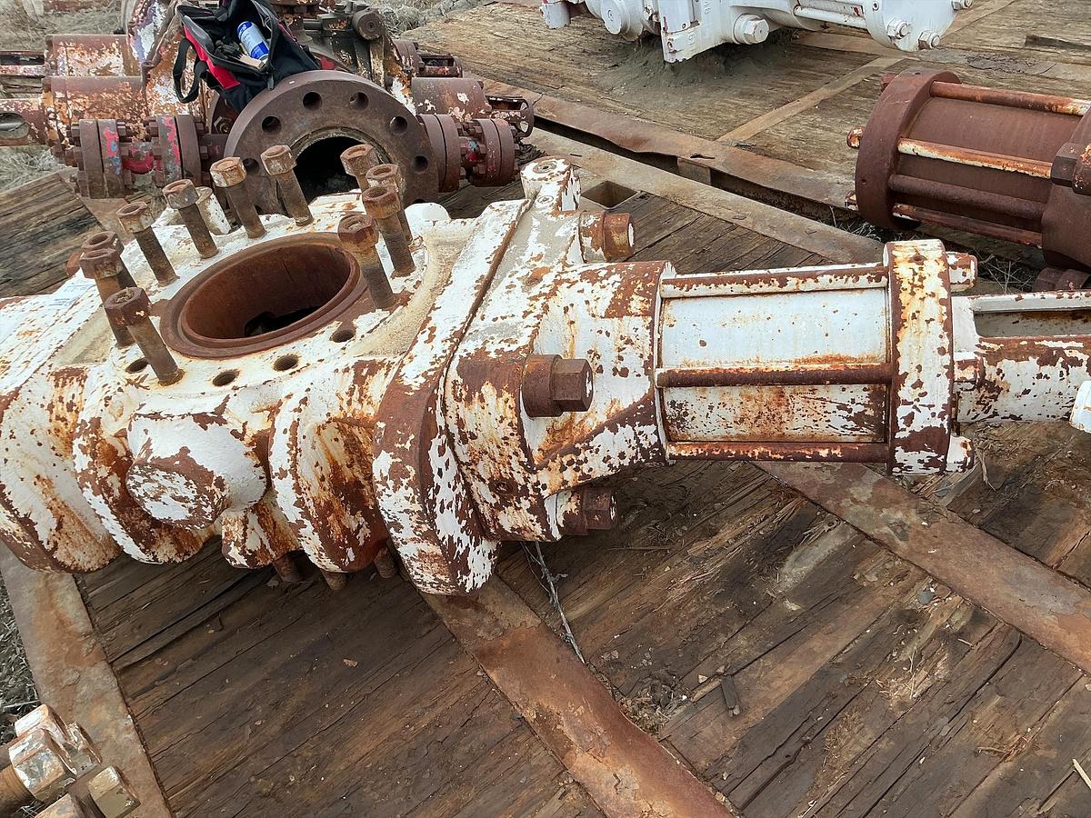 Used Shaffer 5x11 Single Ram BOP