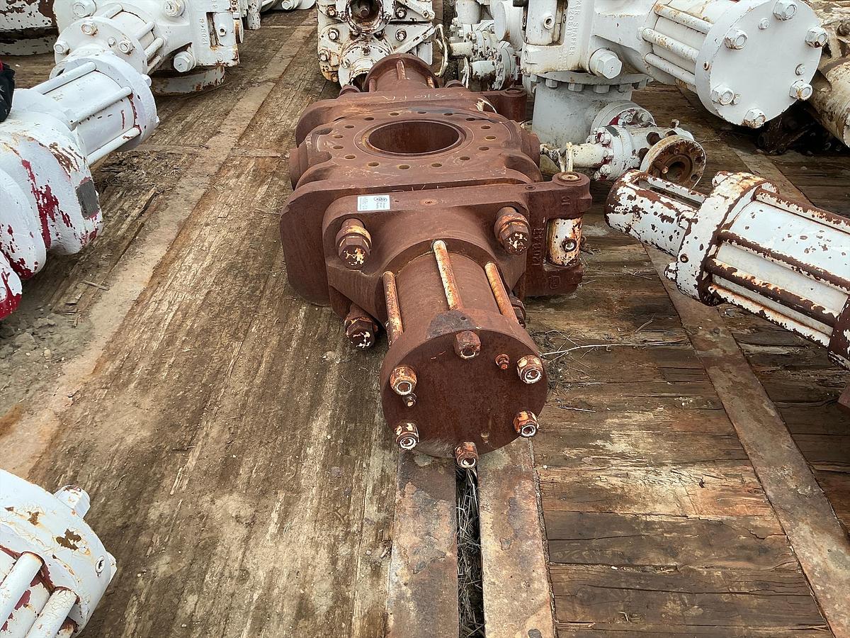 Used Shaffer 5x11 Single Ram BOP 