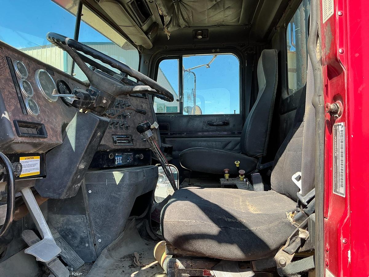 Used International Semi Winch Truck