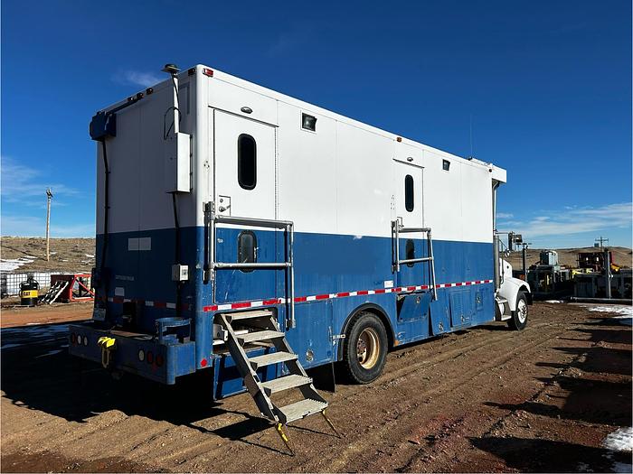 Used 2001 Peterbilt 330, Data Van/Office Truck