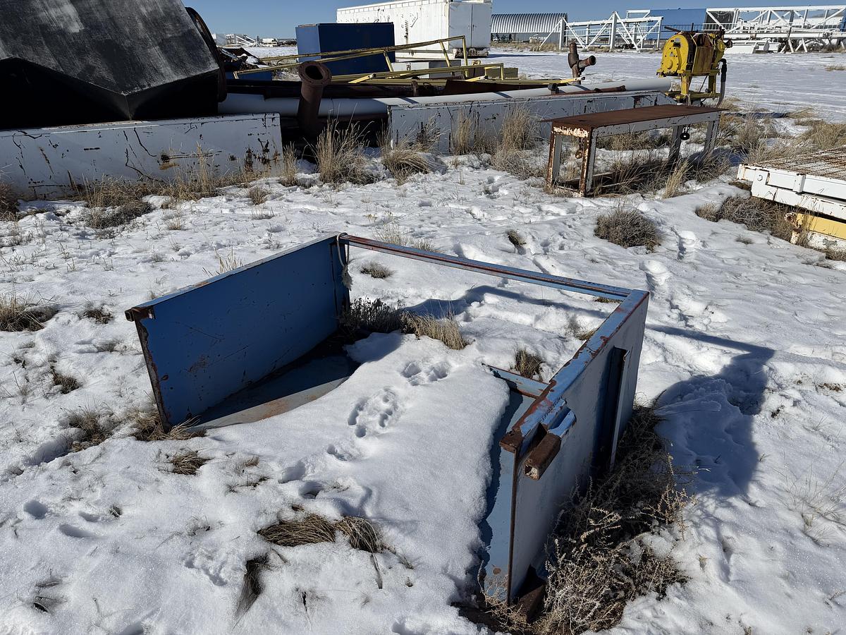 Used Junk Box with Pipe and Air Tugger Rig #323 