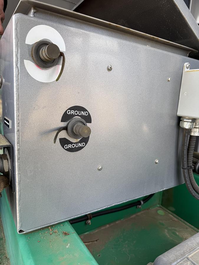 Used 2013 CHARLTON & HILL ESH-1701 T/A SAND HOGG TRAILER