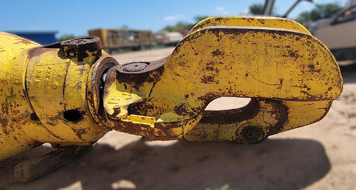 Used GARDNER DENVER 300 TON 5-SHEAVE TRAVELING BLOCK W/BJ UNIMATIC HOOK