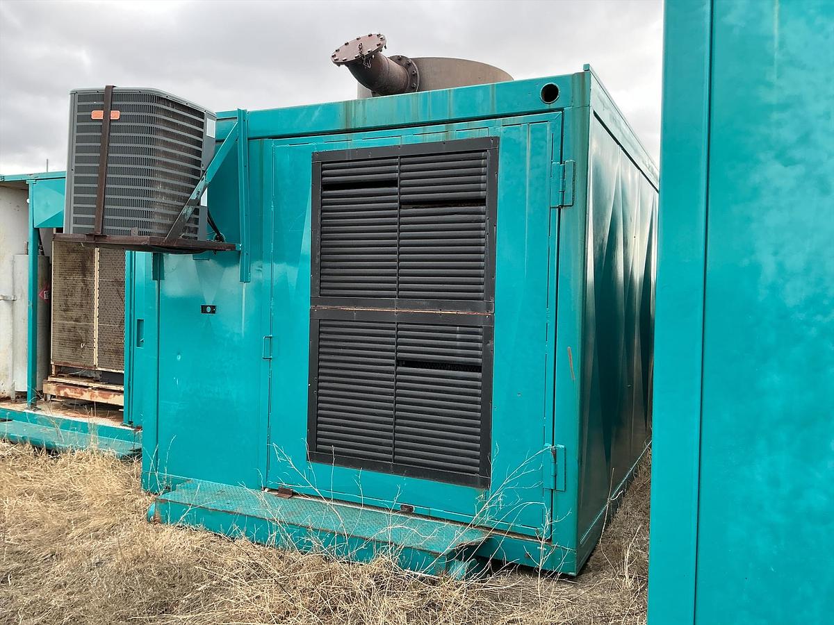 Used 2005 Cummins 500kw Diesel Generator 