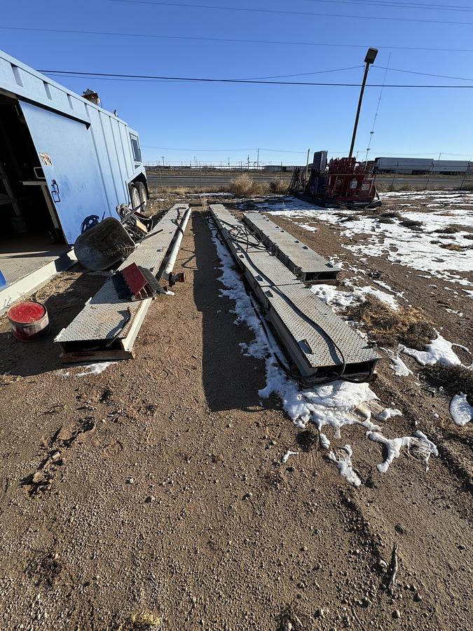 Used Diamond Plate Wire and Hose Suitcase