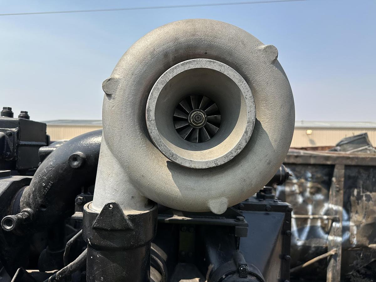 Used 2000 WAUKESHA NATURAL GAS ENGINE 7042GS1