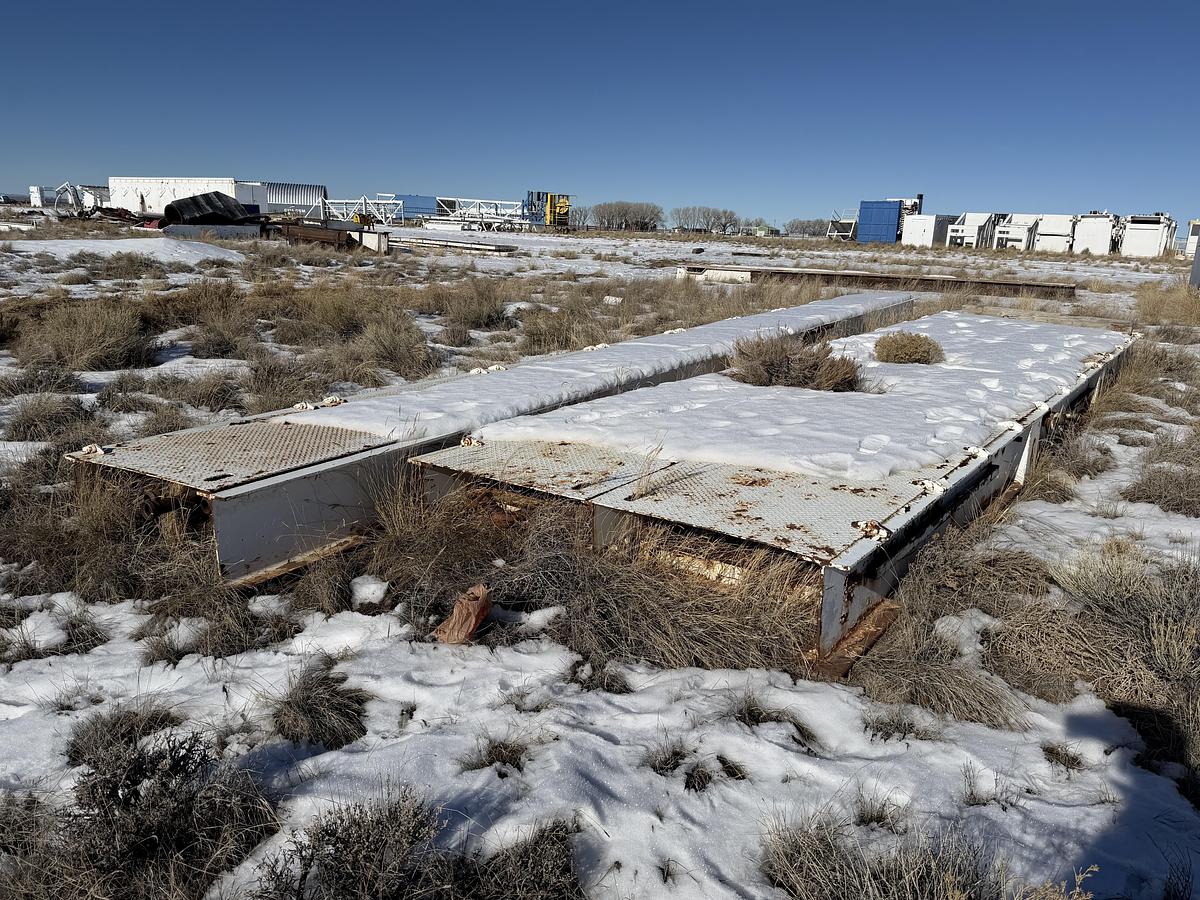 Used (3) Empty Suitcases and (2) Big “I” Beams Rig #323