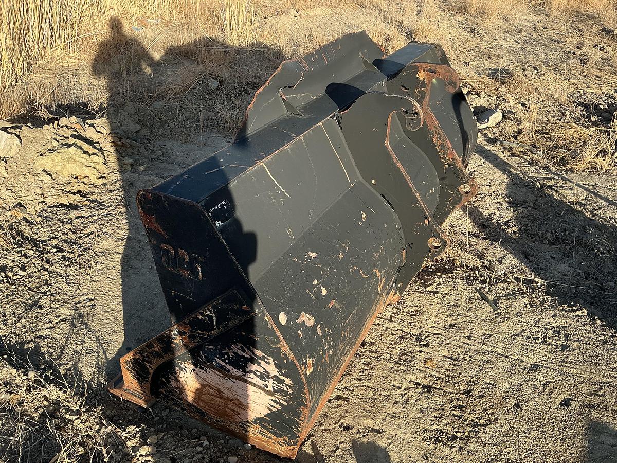 Used CAT Loader Bucket