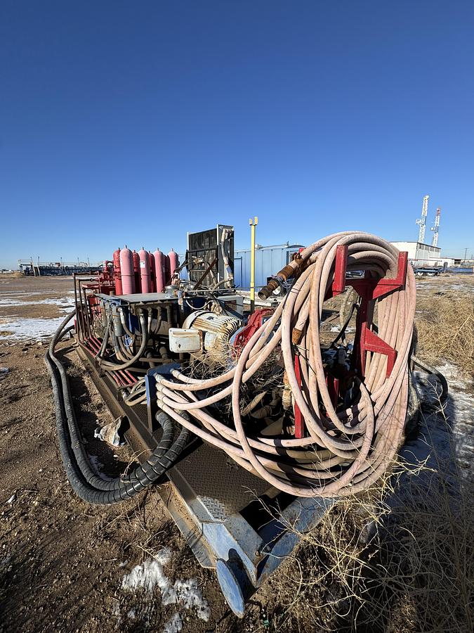 Used 4 STATION ACCUMULATOR CLOSING UNIT