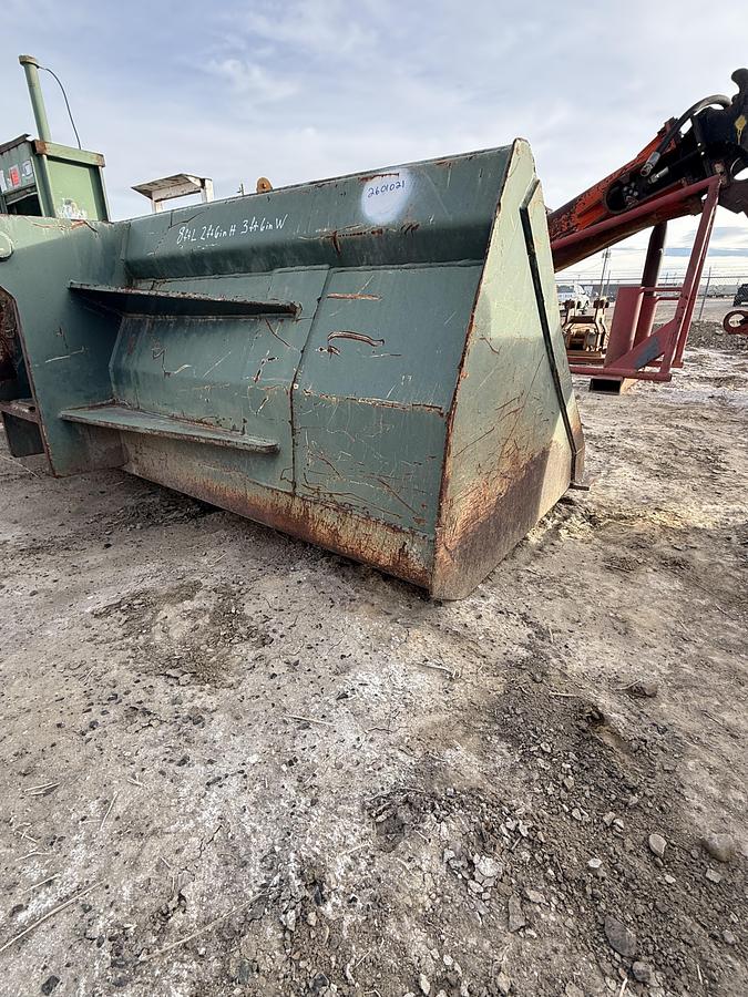 Used 2008 GEHL 8FT Bucket