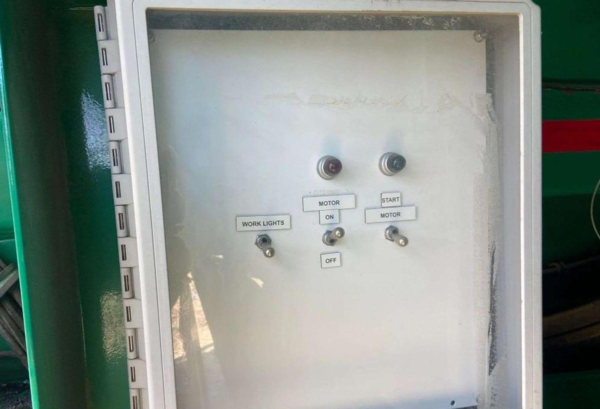 Used 2013 CHARLTON & HILL ESH-1701 T/A SAND HOGG TRAILER