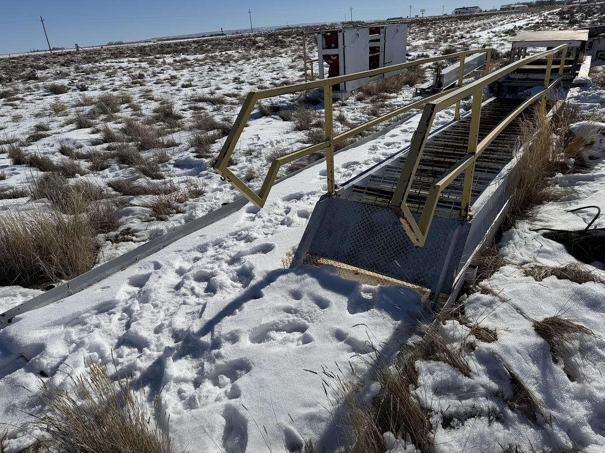 Used Skid, Stairs, Table, Rig #323 