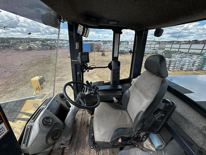 Used John Deere 624 K