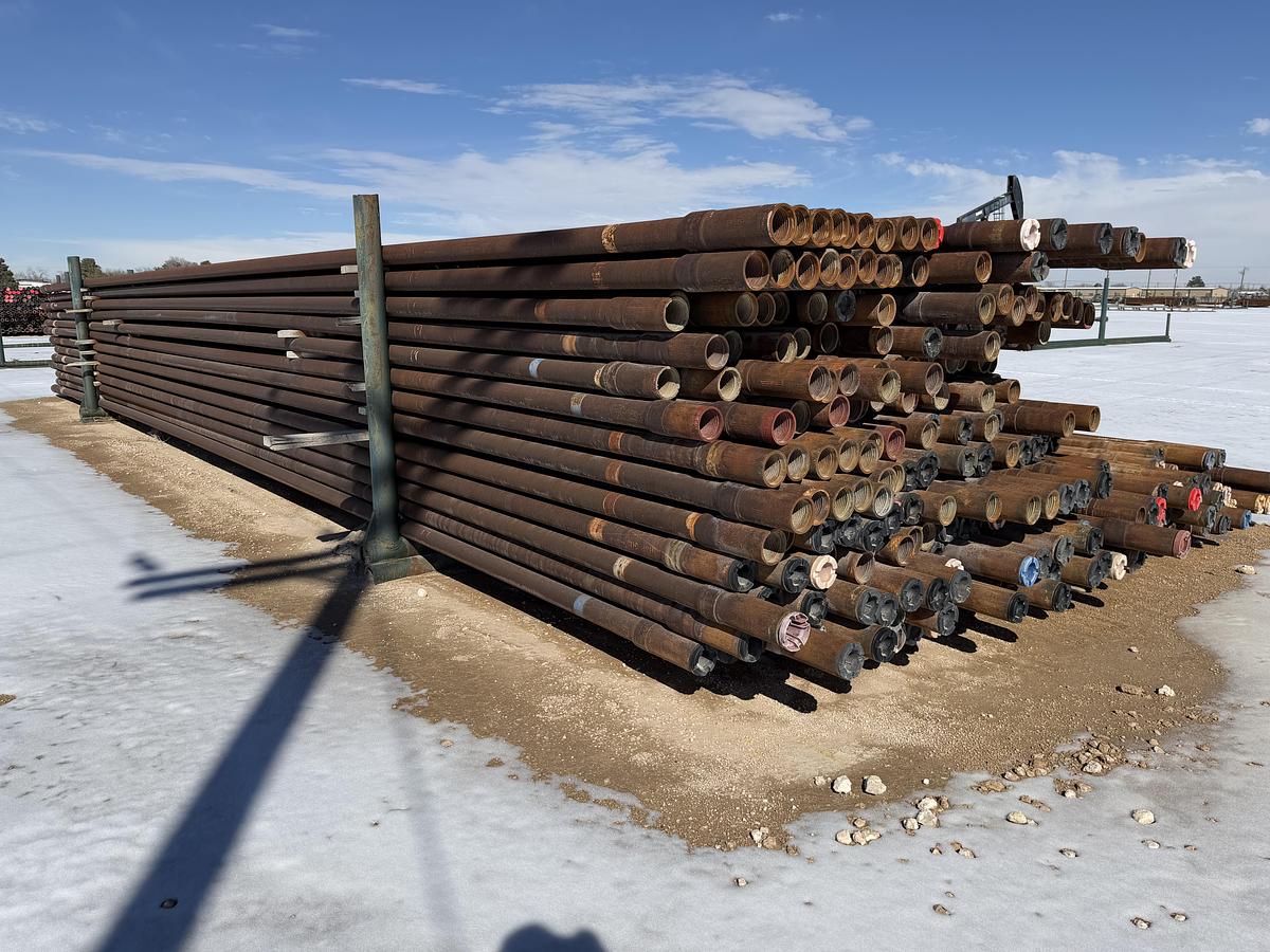 Used 4 inch S135 Range 3 Drill Pipe 14# BN XT39 Conn